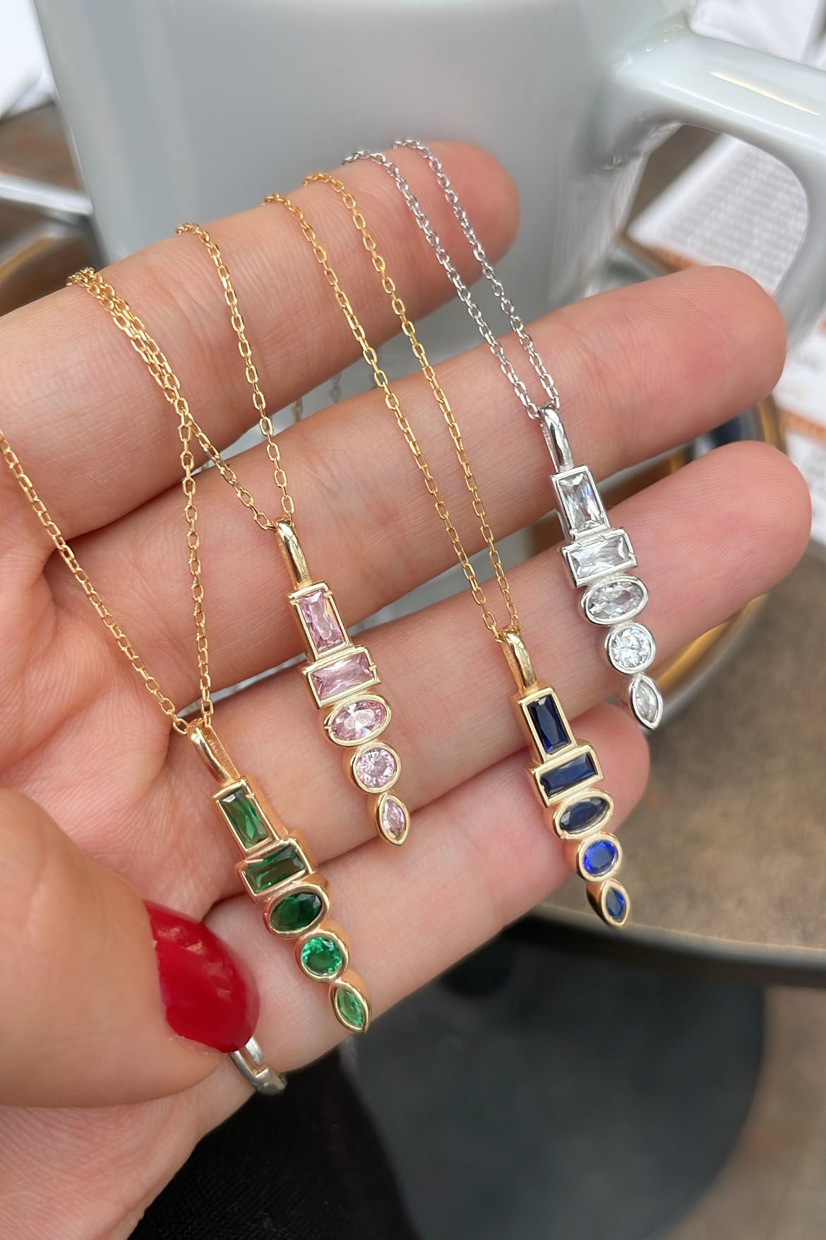 Baget Oval Mekik Taşlı Gümüş Kolye