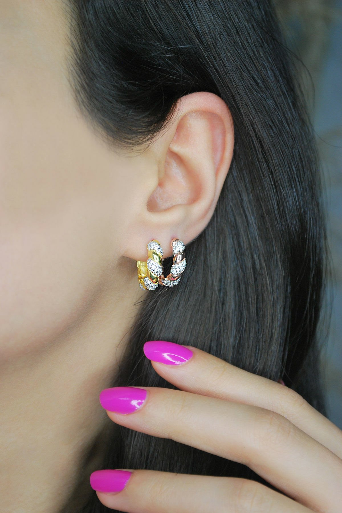 Sarmal Taşlı Halka Gümüş Küpe