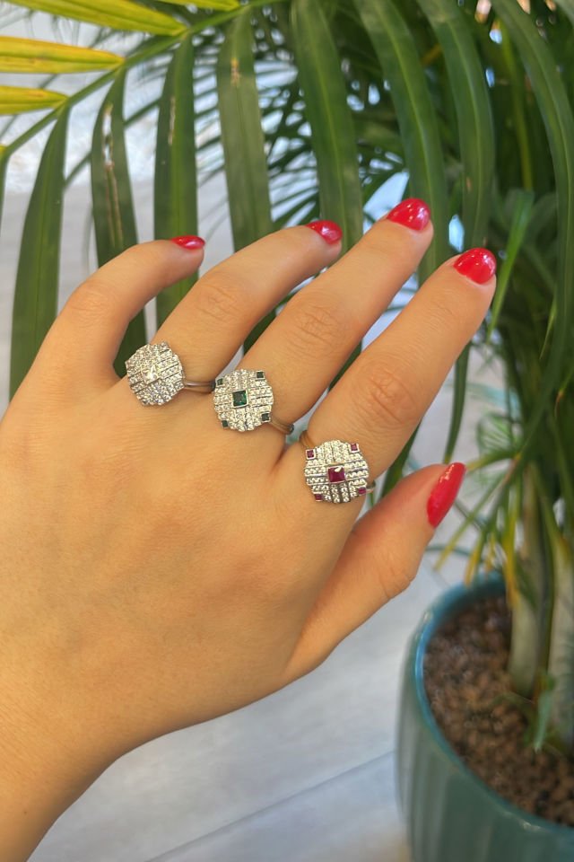 Çoklu Kare Taşlı Gümüş Yüzük