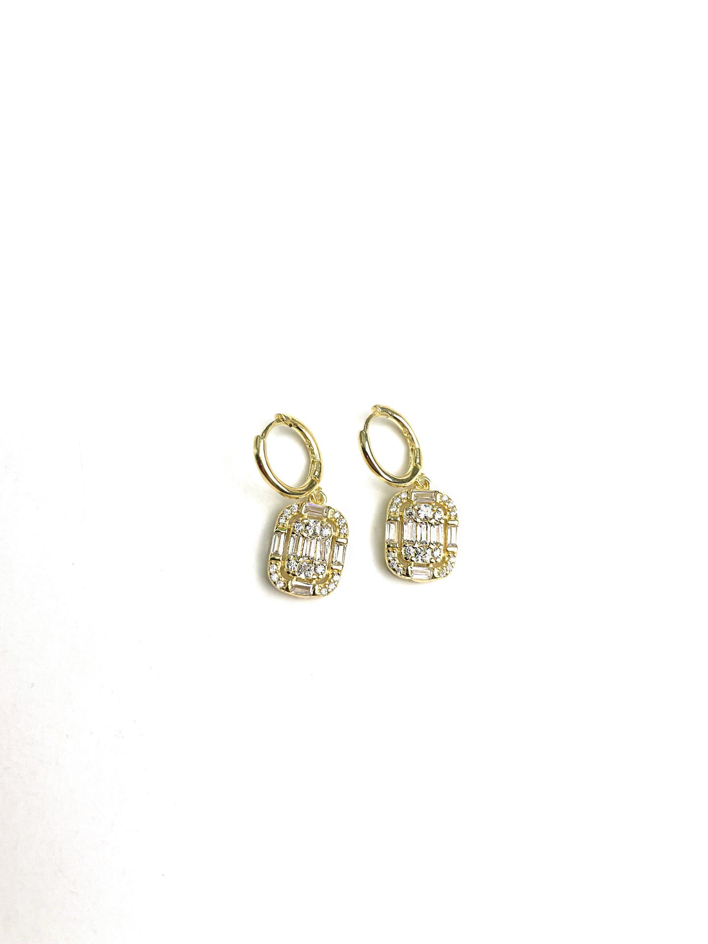 Kare Taşlı Gümüş Küpe