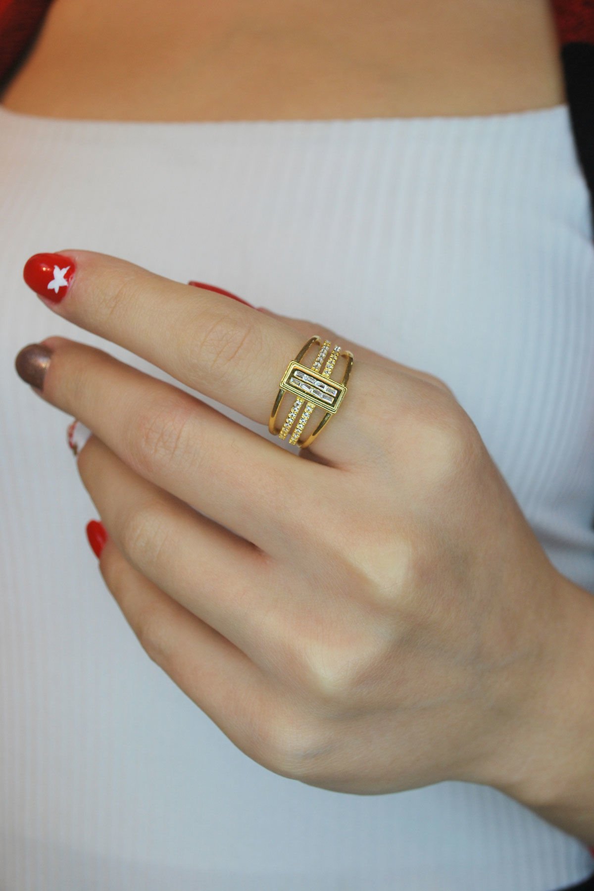 Sıralı Taşlı Gümüş Yüzük