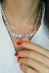 Zirkon Taşlı Sıralı Kalp Su Yolu Gümüş Kolye