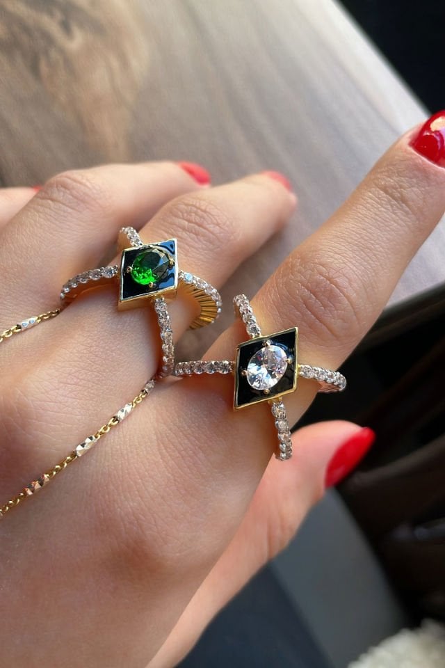 Oval Taşlı Baklava Desen Mineli Gümüş Yüzük