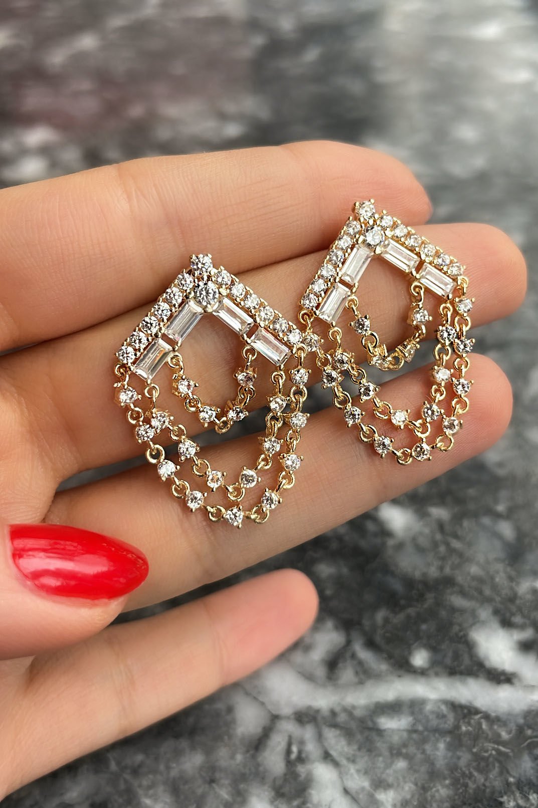 Tasarım Zincirli Taşlı Gümüş Küpe