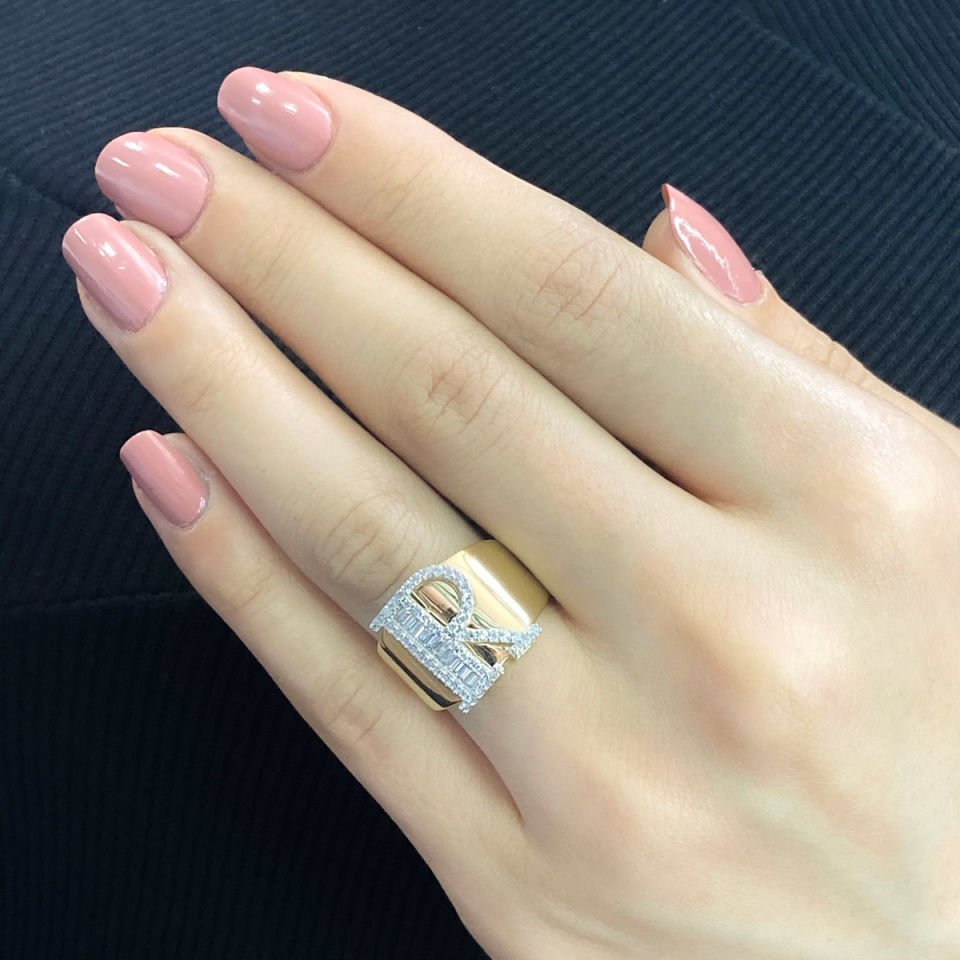 Baget Taşlı Tasarım Harf Gümüş Yüzük