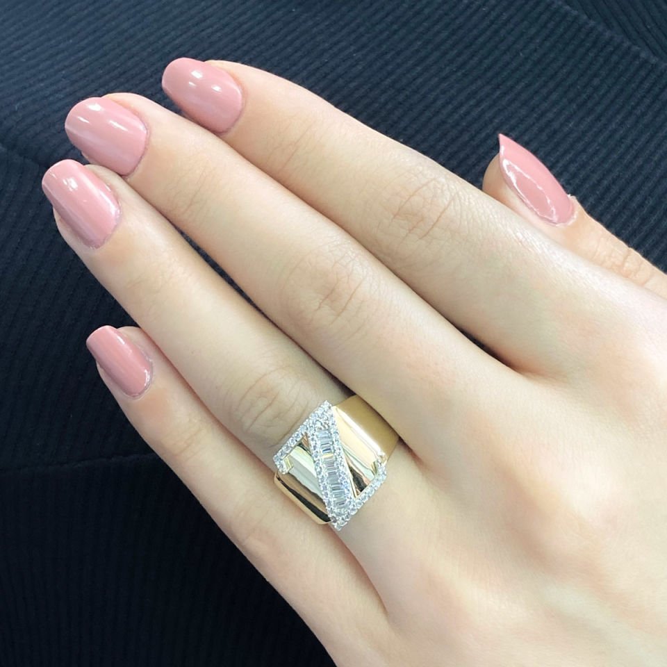 Baget Taşlı Tasarım Harf Gümüş Yüzük