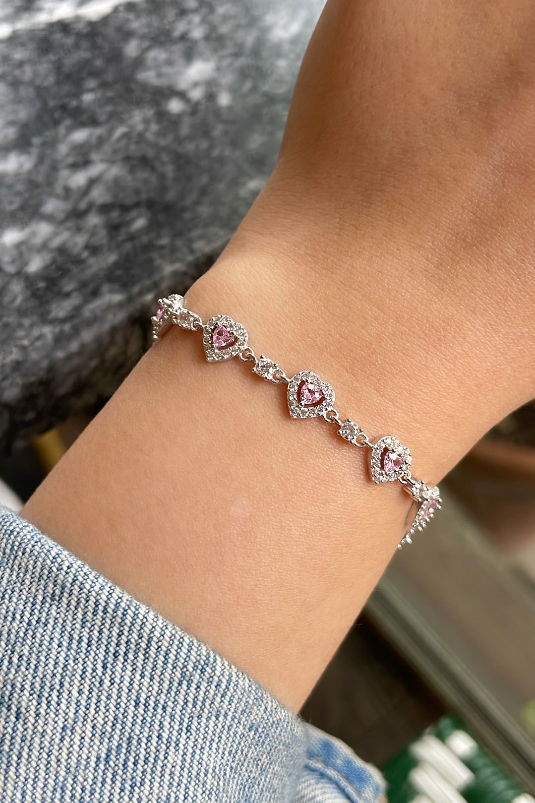 Pembe Kalpli Sıralı  Gümüş Bileklik