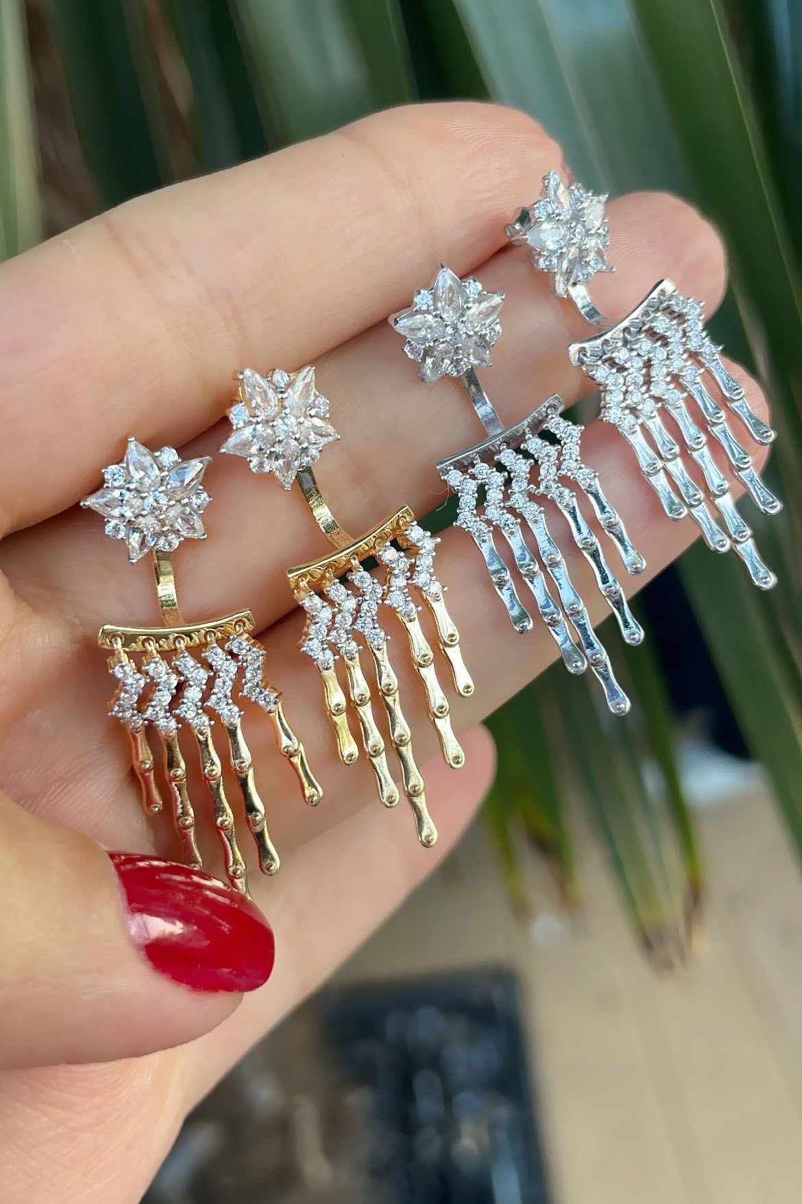 Püsküllü Taşlı Fantezi Gümüş Küpe