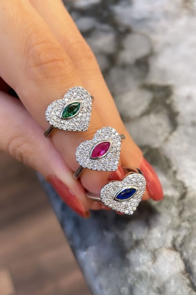 Taşlı Kalp Gümüş Yüzük