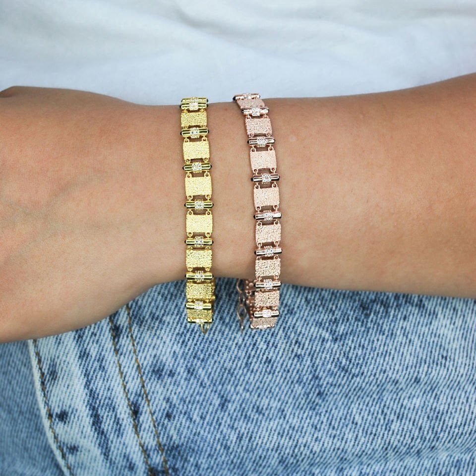 Kabartmalı Fantezi Gümüş Bileklik