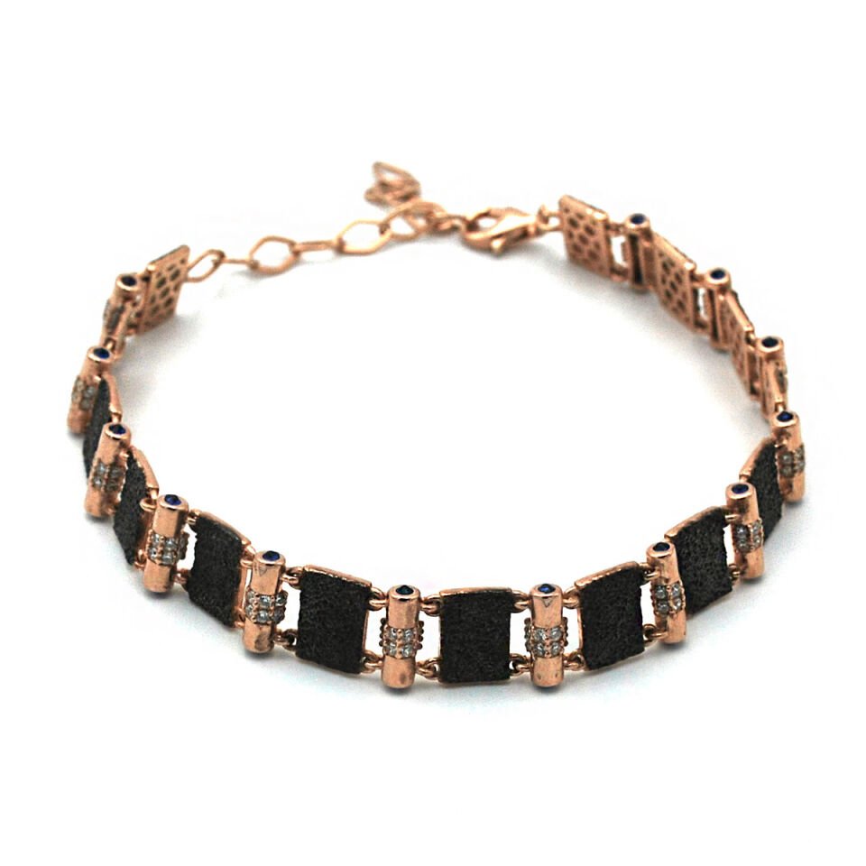 Kabartmalı Kalem İşlemeli Gümüş Bileklik