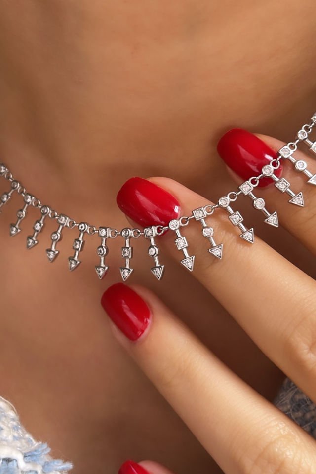 Diken Taşlı Gümüş Kolye