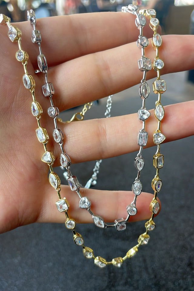 Kalp Yuvarlak Mekik Damla ve Baget Taşlı Gümüş Kolye