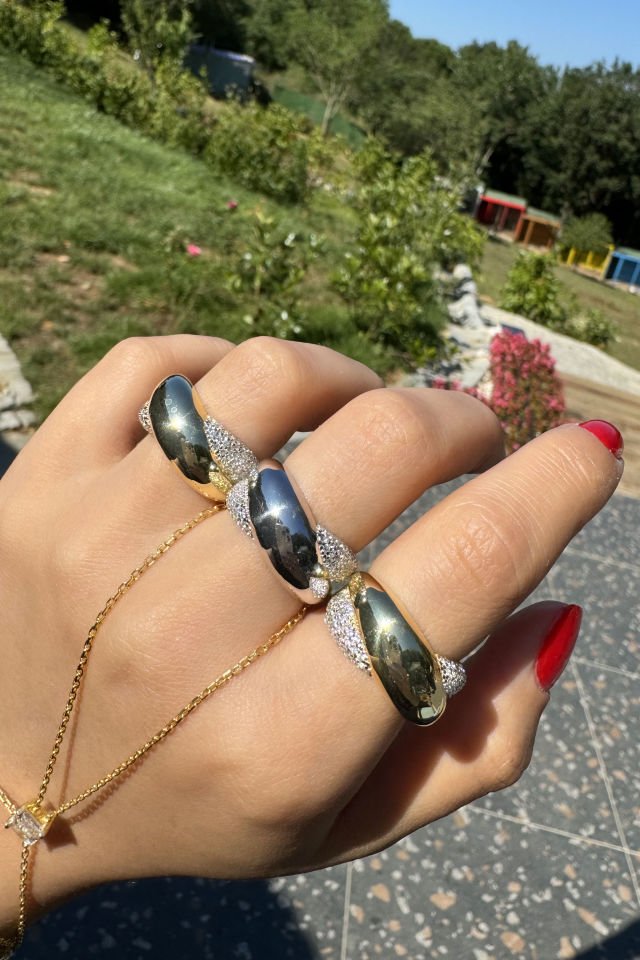 Bombeli Taşlı Gümüş Yüzük