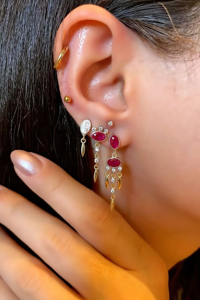 Oval Taşlı Gümüş Küpe