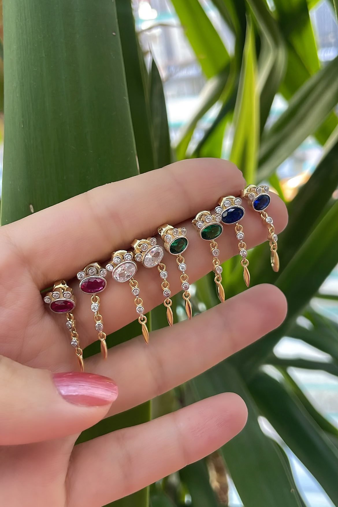 Tekli Oval Taşlı Gümüş Küpe