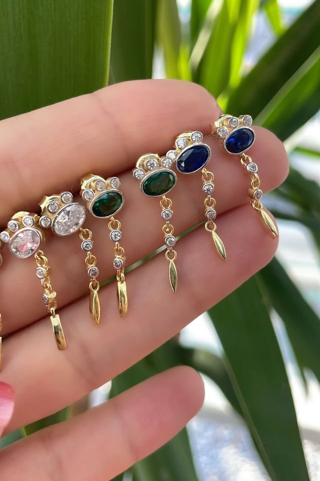 Tekli Oval Taşlı Gümüş Küpe