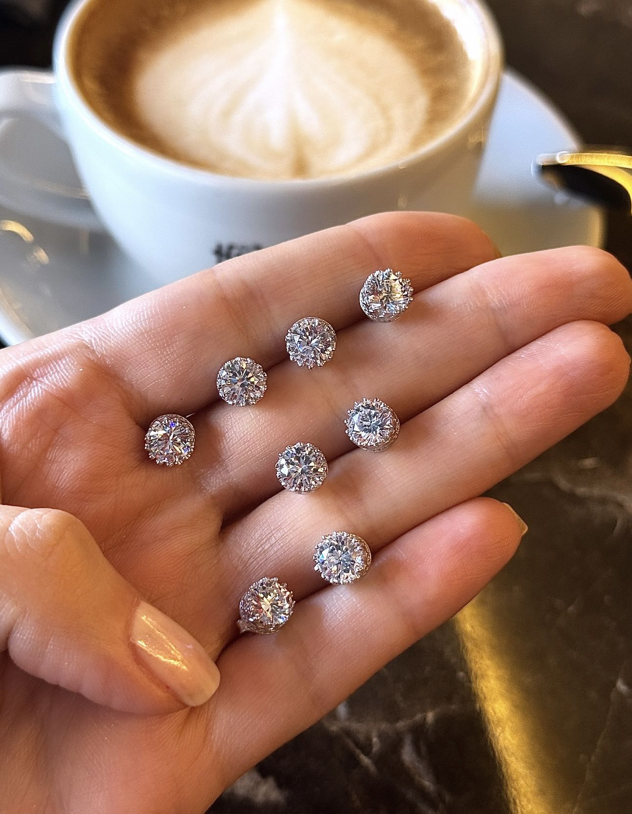 İthal Swarowski Taşlı Tasarım Tek Taş Gümüş Küpe