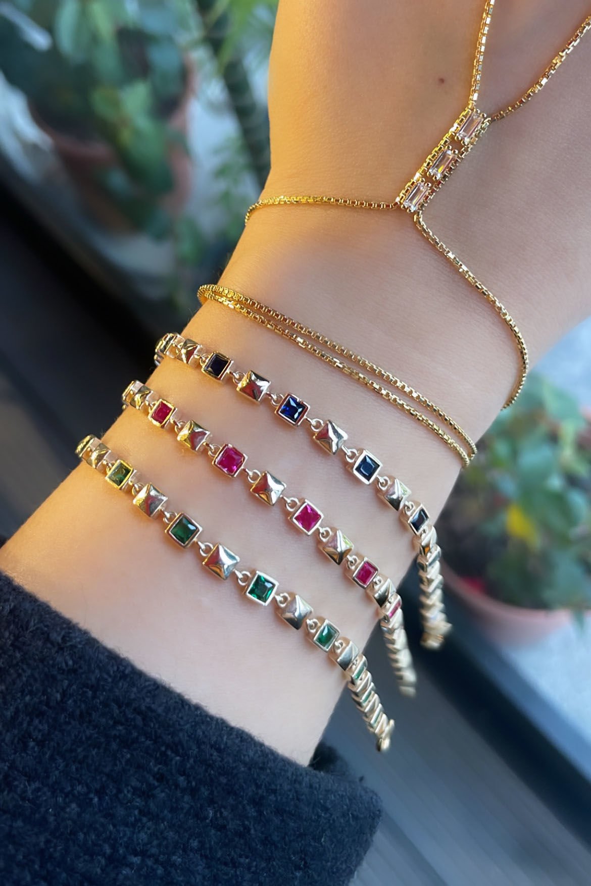 Kare Taşlı Gümüş Bileklik