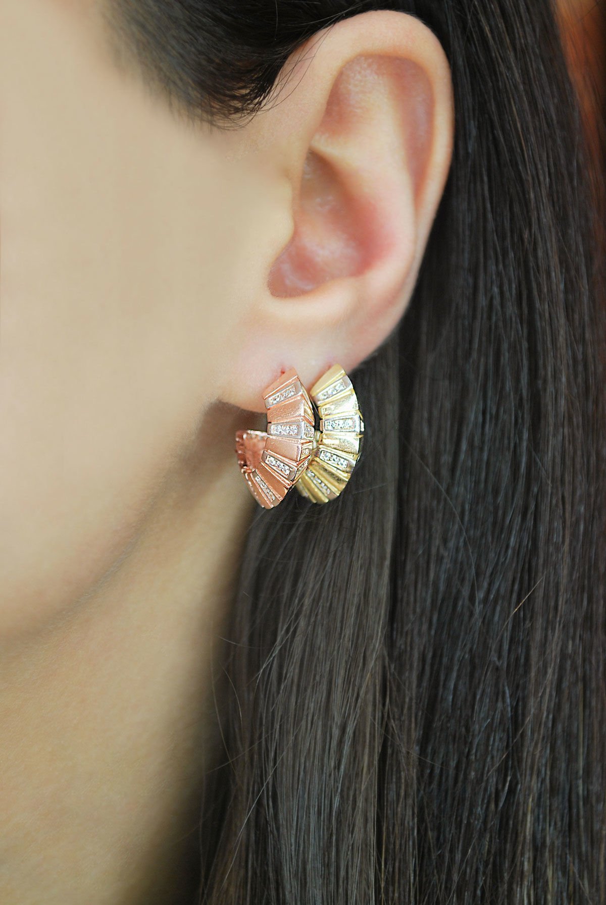 Yarım Halka Taşlı Gümüş Küpe