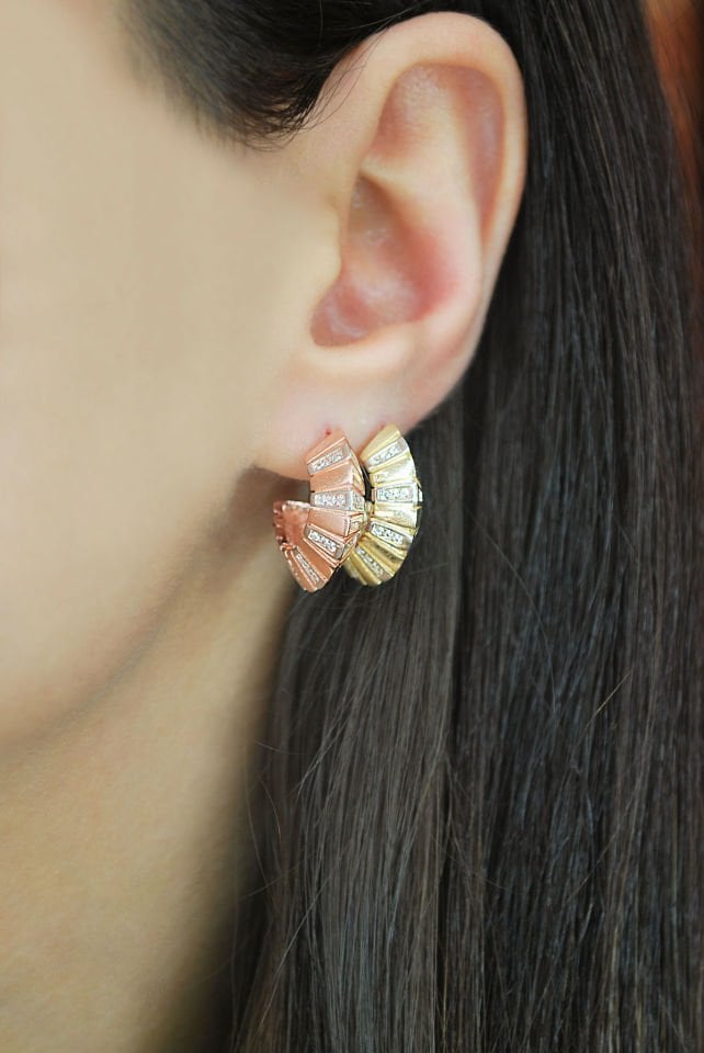 Yarım Halka Taşlı Gümüş Küpe