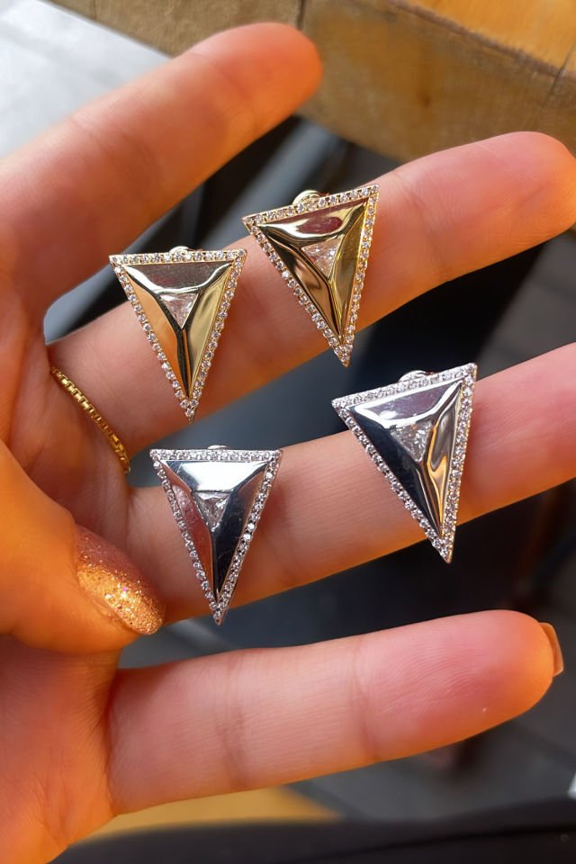 Üçgen Tasarım Gümüş Küpe