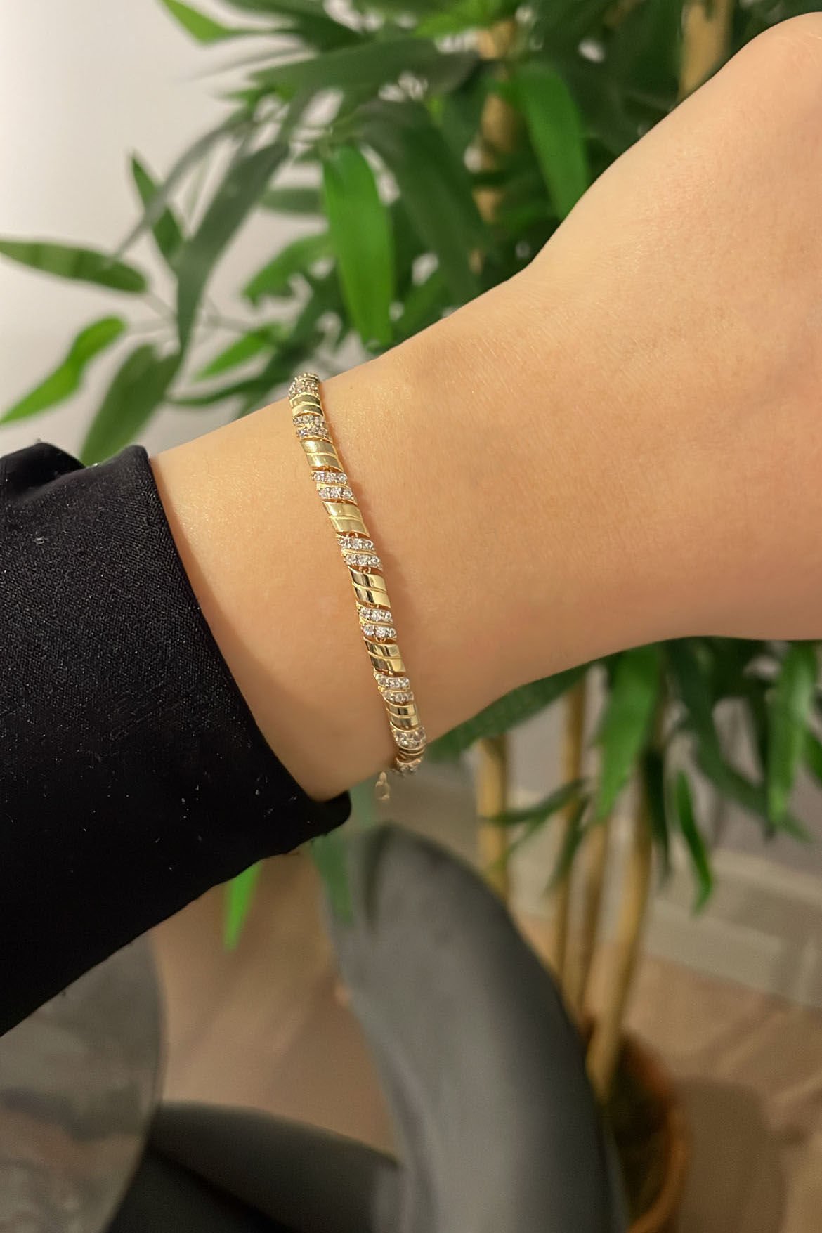 Taşlı Dalgalı Gümüş Bileklik