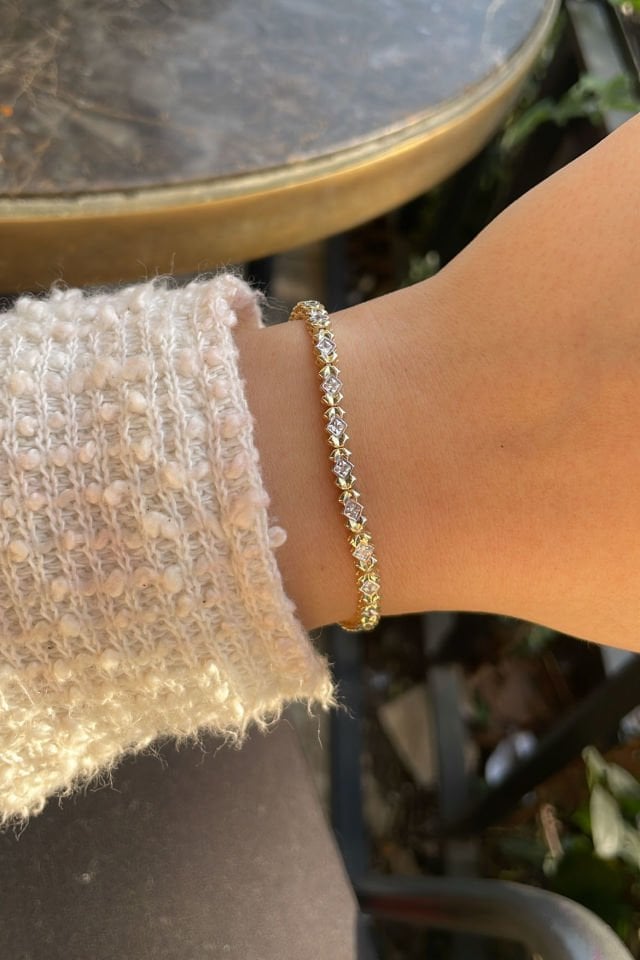 Kare Taşlı Gümüş Bileklik